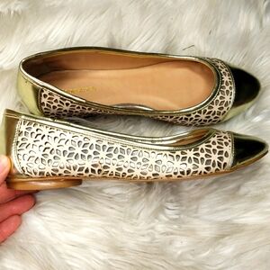 Shoestock Flat shoes Size 7 BRAZIL gold